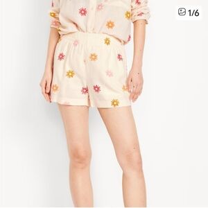 Old Navy Cream High-Waist Floral Embroidered Shorts